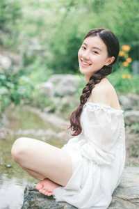 离婚后，我被小鲜肉们围满了