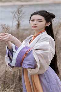 末世：让你屯物资，没让你屯女神