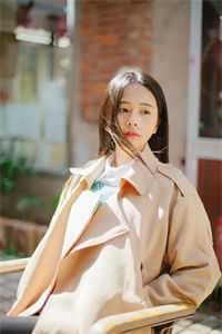离婚后，我被小鲜肉们围满了