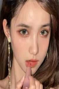 小妾抱大腿