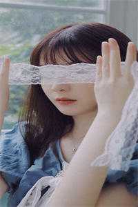 穿成神级配角，女神坐拥入怀