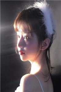强吻女帝后,他在宗门吃软饭