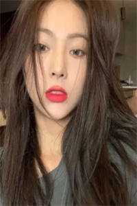囤货后穿越七零，这个孤女有点凶