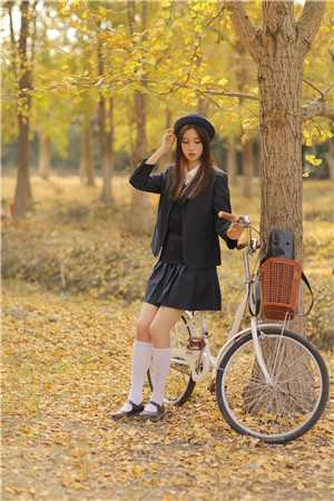 离婚后，我被小鲜肉们围满了