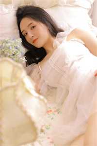 睁眼新婚夜，夫君是朵高岭之花