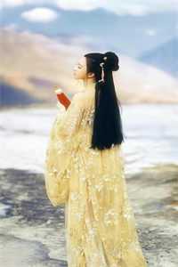 躺平女医，专治疯批