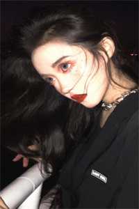 电竞女神：一不小心又惊艳全球