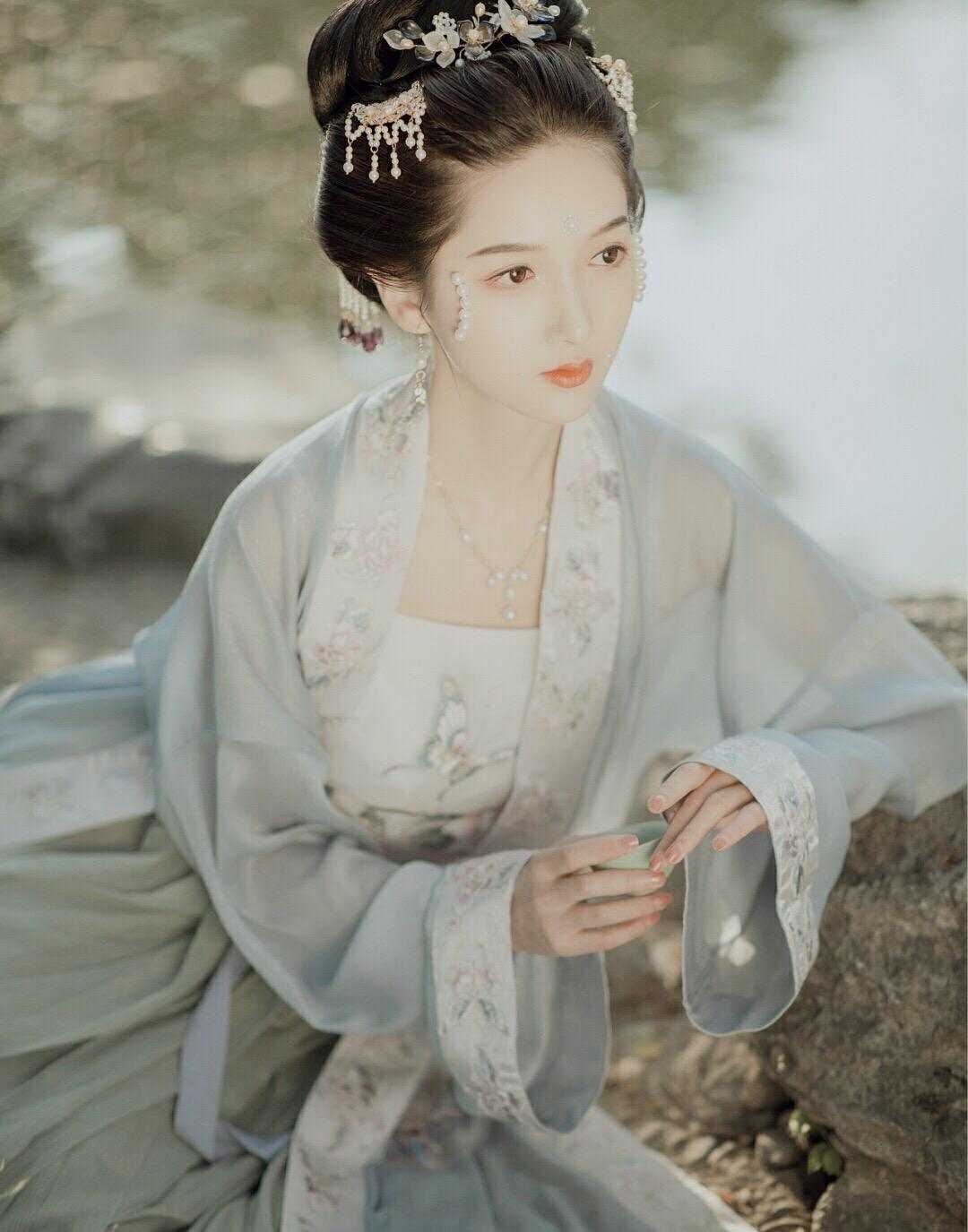 快穿：我靠生子系统宠冠后宫