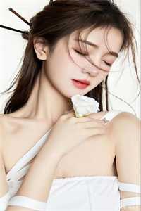 离婚后，我被小鲜肉们围满了