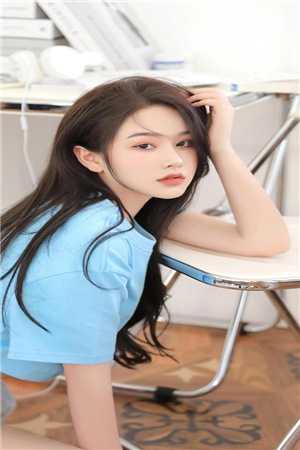 放弃万亿家产，入伍后女神急哭了