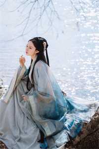 她细腰娇骨，撩疯禁欲竹马
