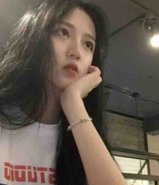 规则怪谈：救命！我被女鬼包围了