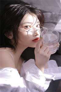 精品全集回到女友求婚当天，我成全她和白月光