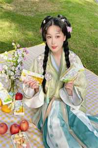 林绾绾谭言西写的小说他新婚燕尔，我尸沉深海
