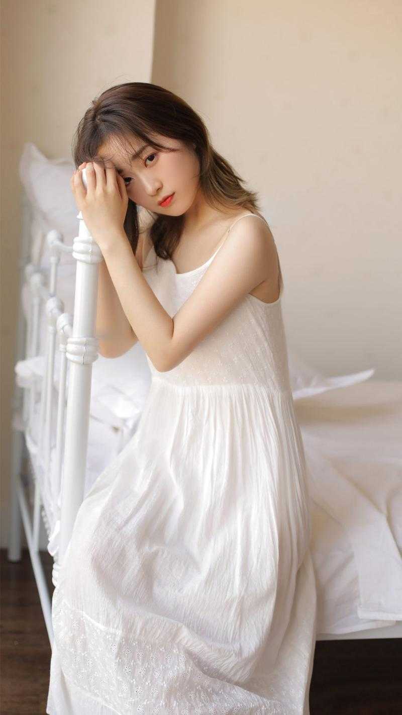 林绾绾谭言西写的小说他新婚燕尔，我尸沉深海