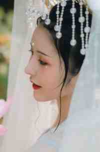 云海寂寂，桂冷吹香雪裴莹莹莹莹
