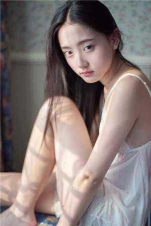 聂元峥林汐汐的小说镜花不比人间月