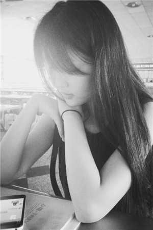 看见弹幕后，身为恶毒女配的我不干了小说顾妄白莲花