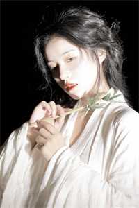出差回来，女友要订婚了全文小说常逸林华轩最新章节