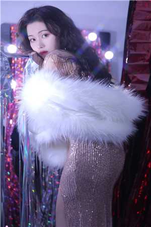 八零村花另嫁他人后，竹马悔疯了精修版