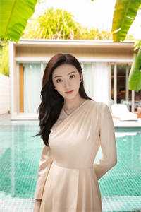 亿万富翁回村后被当成诈骗犯张坤迈巴赫