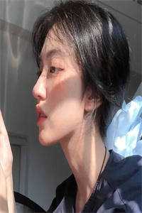 爱你时，我黯淡无光畅读
