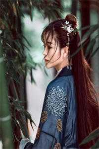 被叔叔的情人冒充身份后，我上位成了首富必读文
