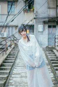 遥问长江爱似水,奔流不再回凌天剑女修全局