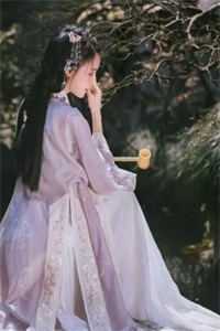 意外拍下美女主播的秘密无错版