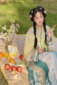 订婚宴上，未婚妻和男助理官宣了全局
