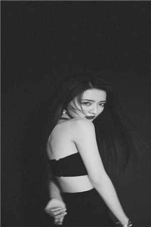 闪婚青梅姐姐后，拿我当试恋工具的女博士哭疯了。结局