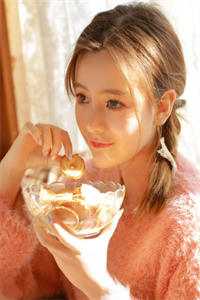 父亲和未婚妻死后，母亲出名了全文苏芷晴叶凡