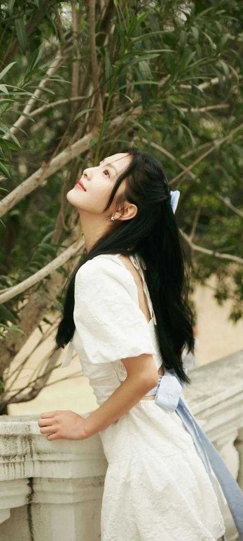 未婚妻推迟婚礼后，却和她的助理在约会最新
