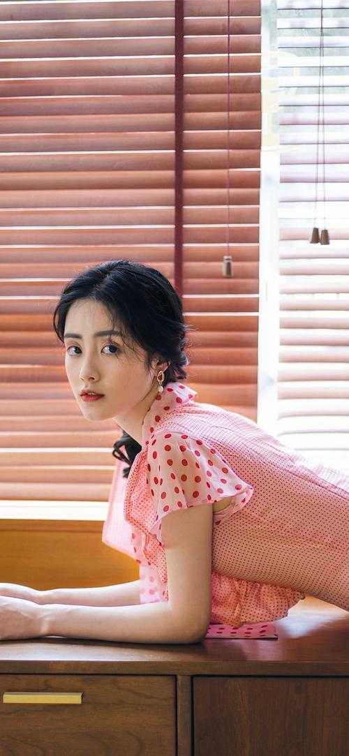 女儿要嫁黄毛逐自由，我敲锣打鼓送行文章