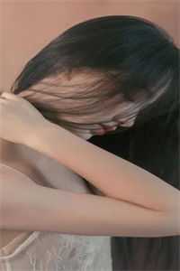 亲手逼死我后，她却哭了文章