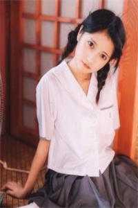 烛光轻吻纸玫瑰在线