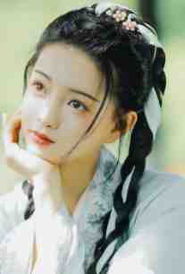 妈妈从过去回来抓装穷的父亲王总顾漫小说