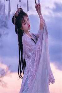 儿子在水里窒息挣扎时，游泳冠军的老公在和白月光选泳裤畅销