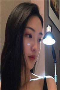 一朝穿越成女帝，十年昏君天下知全文