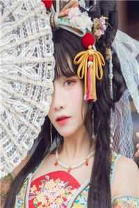 交300摆摊，被垃圾桶围堵后，我拿出一箱军功章连载