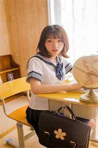 五一出游，男友拍我百张丑照发五百人大群畅销巨著