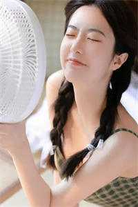 未婚妻爱上了她资助的穷学弟，不顾一切要退婚全文免费