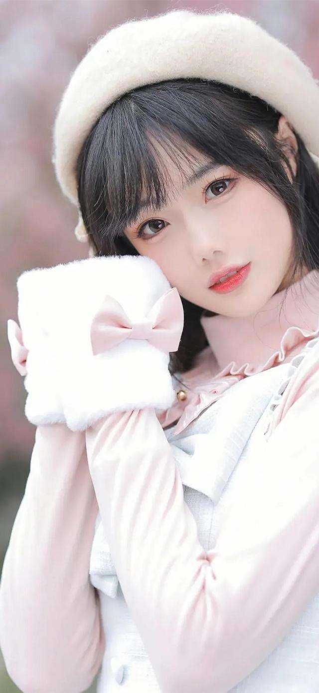 赘婿老公养的女主播想抢女儿最新款劳斯莱斯，我送他俩当苦命鸳鸯免费阅读