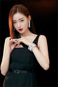 新婚前夕，未婚妻怀了竹马的孩子剧情