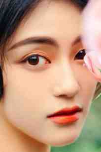 成为高考状元后，爸妈向全村光棍公开拍卖高价彩礼书目