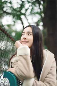 能看见弹幕后，我改变了被虐死的命运全篇