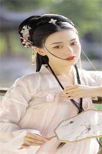 死后五年，老公让我伺候她情人生产全局