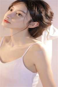重回八零拒婚后，厂长千金成了最美军医最新